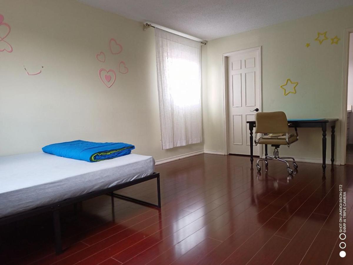 Stb-Double Bed With Private Washroom Toronto Luaran gambar
